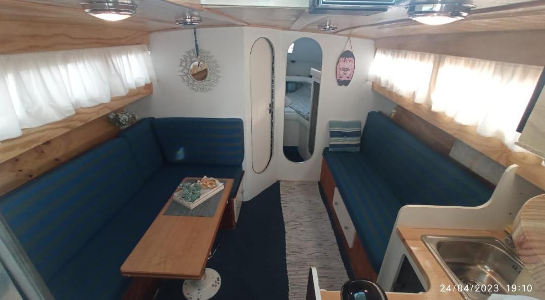 Encantador Barco En Barcelona Сант Адриа де Бесос Екстериор снимка