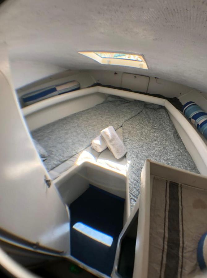 Encantador Barco En Barcelona Сант Адриа де Бесос Екстериор снимка