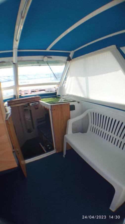 Encantador Barco En Barcelona Сант Адриа де Бесос Екстериор снимка